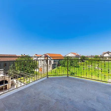 Brkic - Three Bedroom Hotel